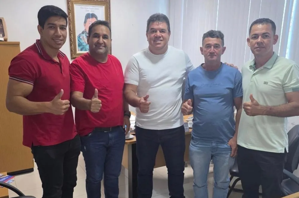 Marquinho Viana recebe vereadores de Ituaçu e Barra da Estiva para diálogo sobre demandas regionais