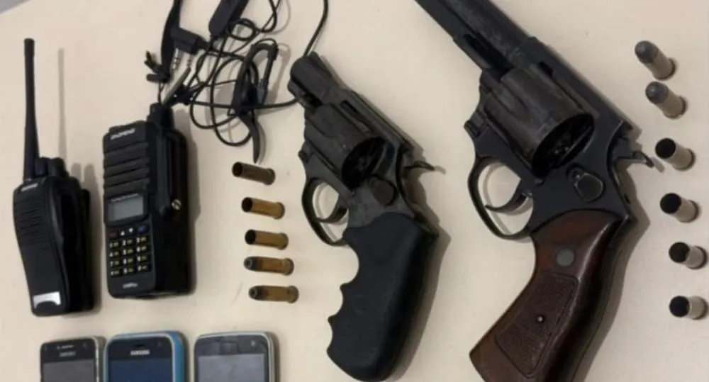 Confronto com a PM em Poções termina com dois mortos e apreensão de armas