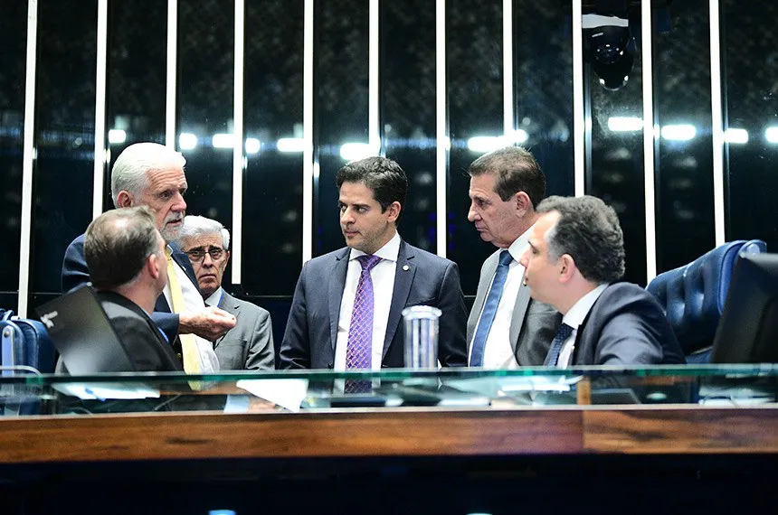 Após acordo com o governo, projeto que anularia regras sobre armas sai de pauta no Senado