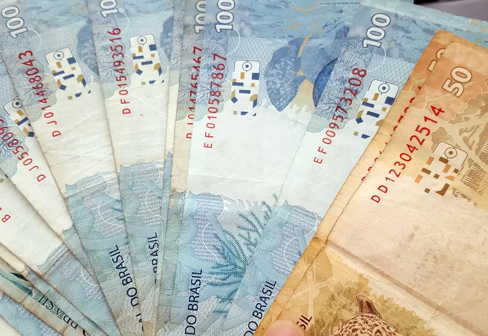 Receita paga hoje restituições de lote residual do Imposto de Renda