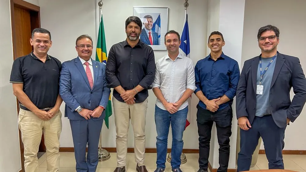 Prefeito Fabrício Abrantes discute melhorias viárias e projetos de ressocialização, em Salvador