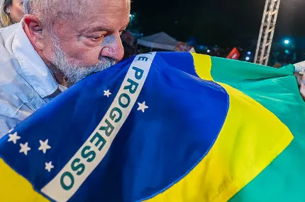 PT registra candidatura de Lula à Presidência da República para as eleições de 2026