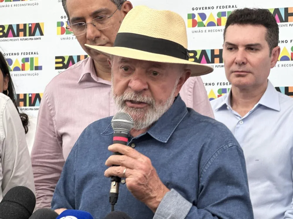 Lula inaugura Adutora da Fé, em Paramirm, e autoriza obras com investimento de R$ 540 milhões