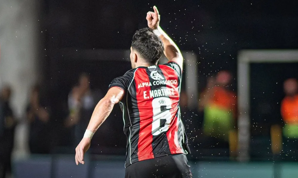 É campeão! Vitória bate o Fortaleza de virada e levanta a taça da Copa do Nordeste