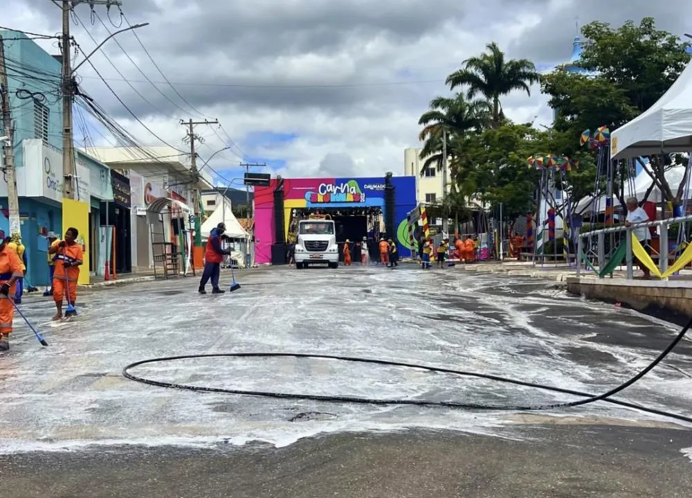 Equipes garantem organização e higienização diária no Carnaval de Brumado