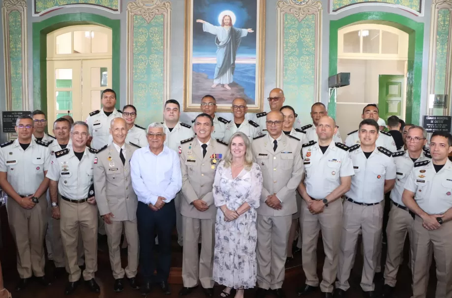 Deputada fala do combate à violência contra a mulher na Solenidade de Passagem de Comando da 94ª CIPM em Caetité