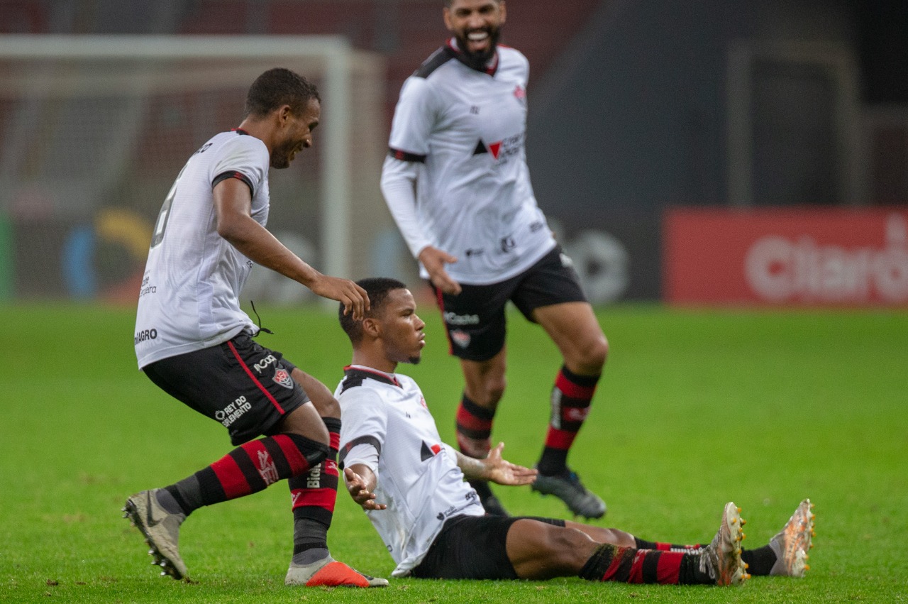 Vitória vence o Internacional por 3x1 na Beira-Rio e se classifica para as oitavas da Copa do Brasil