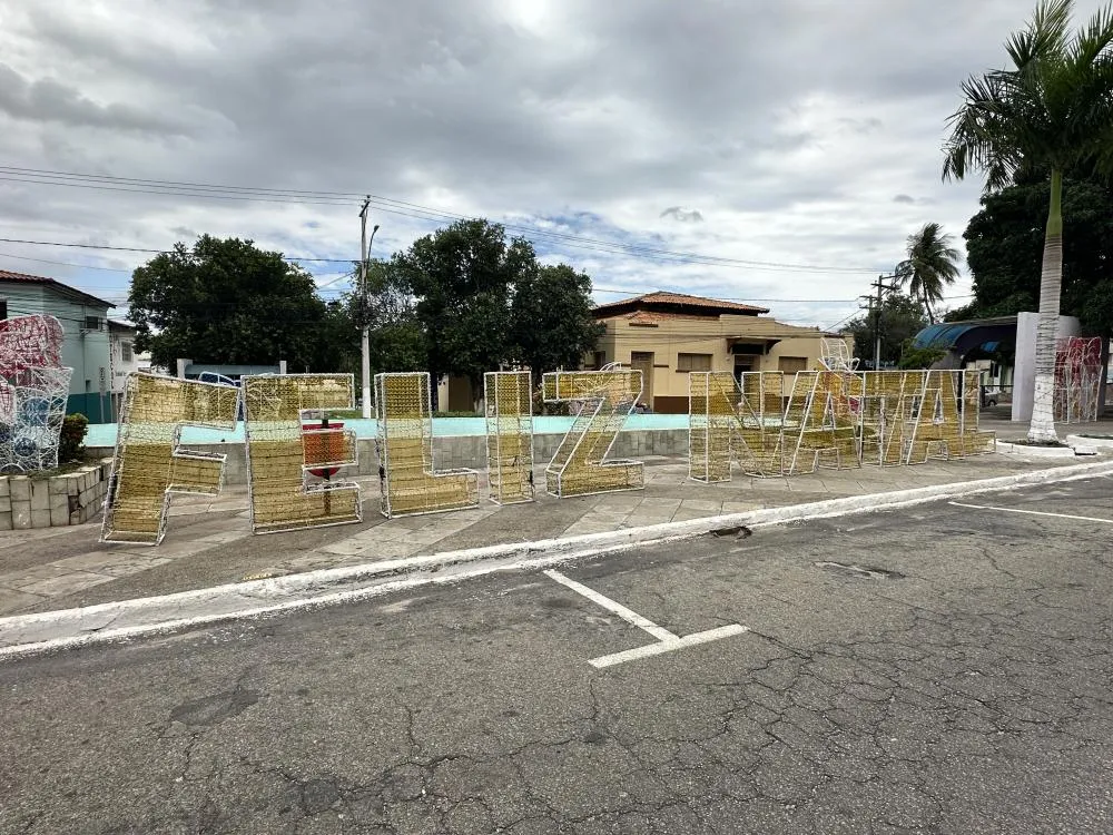 Decoração de Natal promete transformar Brumado e fortalecer comércio local