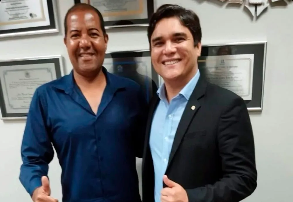 Deputado Vitor Bonfim recebe vice-prefeito de Piatã para discutir demandas municipais