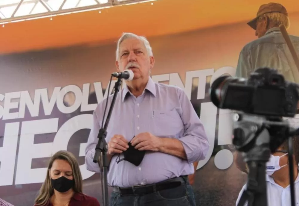 Ex-Governador Nilo Coelho deixa oficialmente a Prefeitura de Guanambi