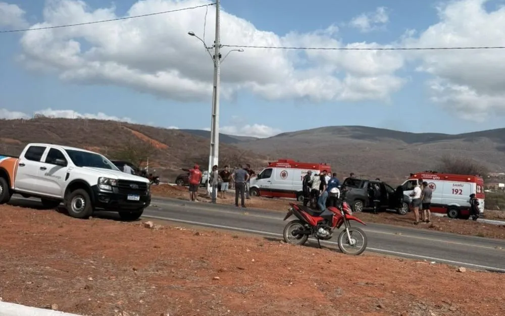 Acidente grave é registrado no anel rodoviário de Brumado; Samu presta socorro às vítimas