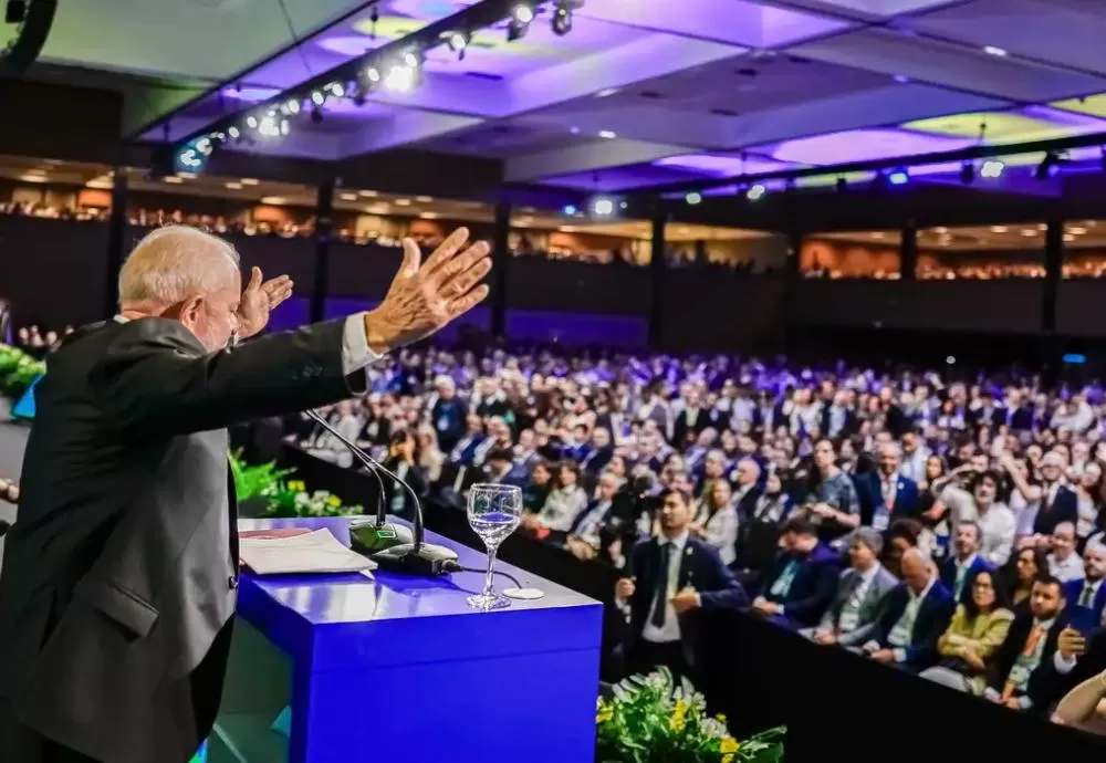 Lula anuncia medidas para aliviar cofres de prefeituras