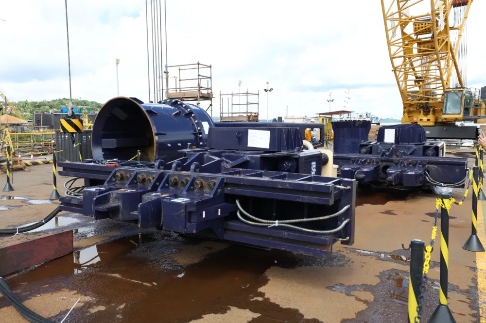 Montagem de equipamentos para construção da Ponte Salvador-Itaparica avança em estaleiro baiano