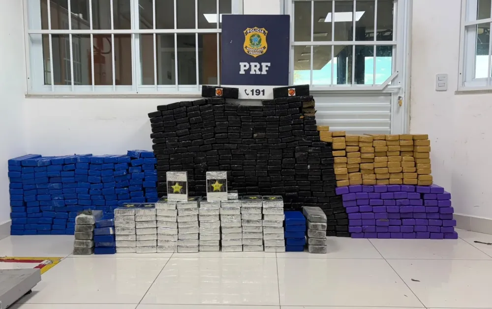 PRF apreende mais de 520 kg de drogas na BR-116, em Vitória da Conquista