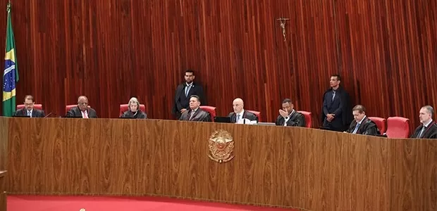 Por maioria de votos, TSE declara Bolsonaro inelegível por 8 anos