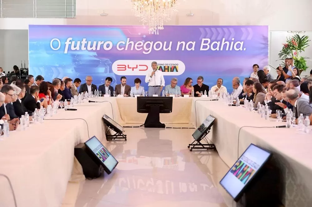 Governador sanciona lei que isenta IPVA de veículos elétricos e destaca investimentos do Estado em Camaçari, com a chegada da BYD
