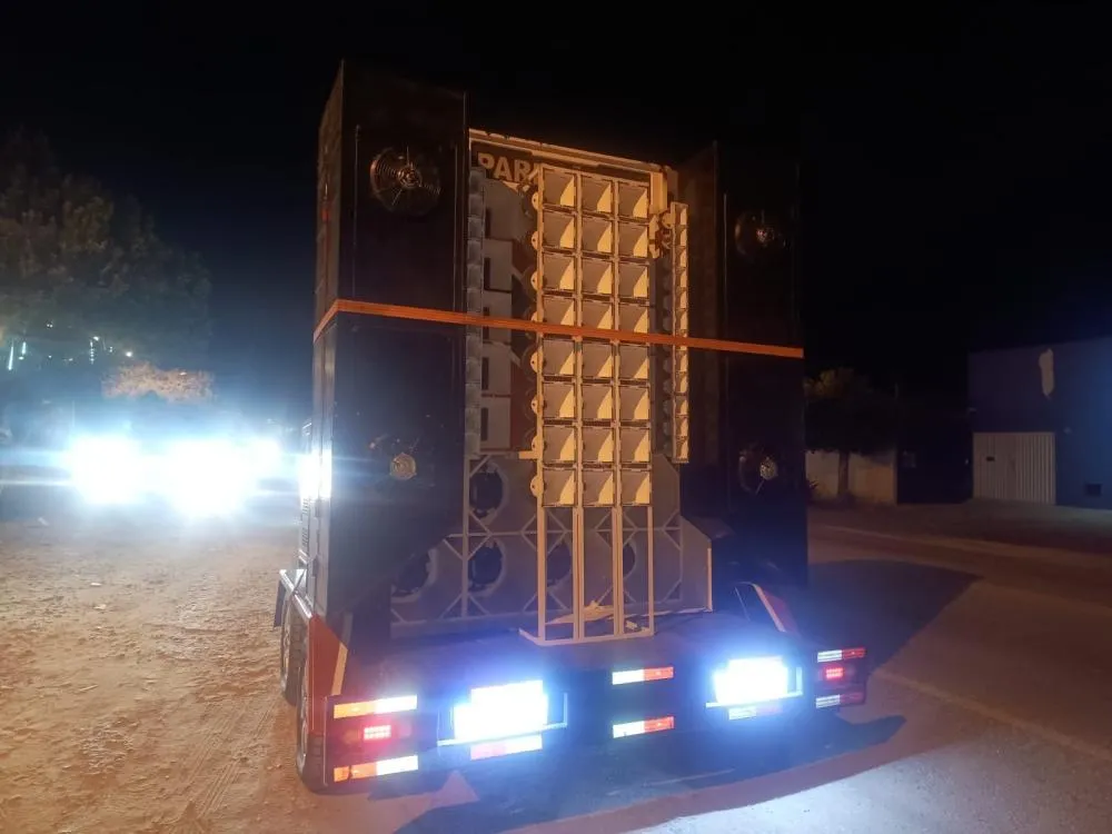 PM encerra paredão e conduz homem por desacato durante operação em Brumado