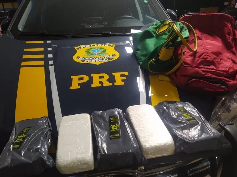 Casal se conhece em rede social, viaja junto e acaba detido por tráfico de drogas em Vitória da Conquista