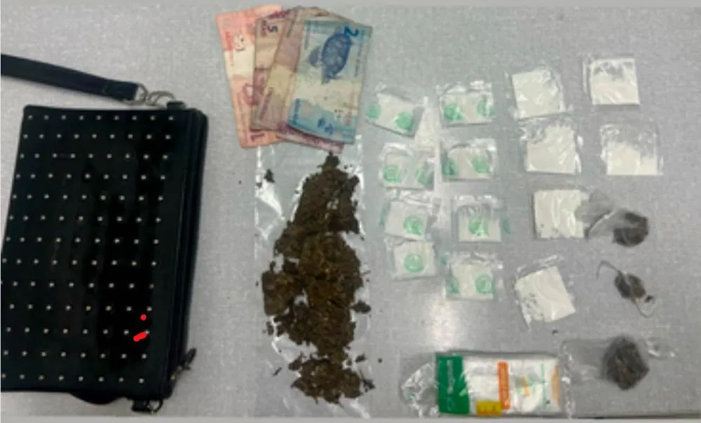 Casal é preso por tráfico de drogas em Cândido Sales durante ação da PM