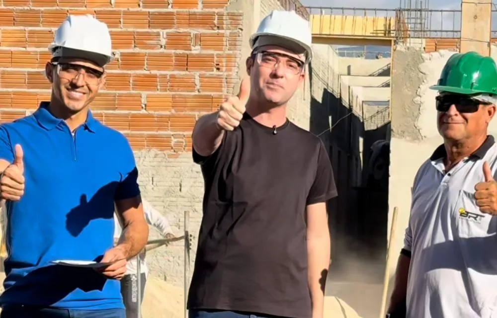 Brumado: Prefeito Fabrício Abrantes visita obras da UBS no bairro São Félix, que já está com 45% concluída