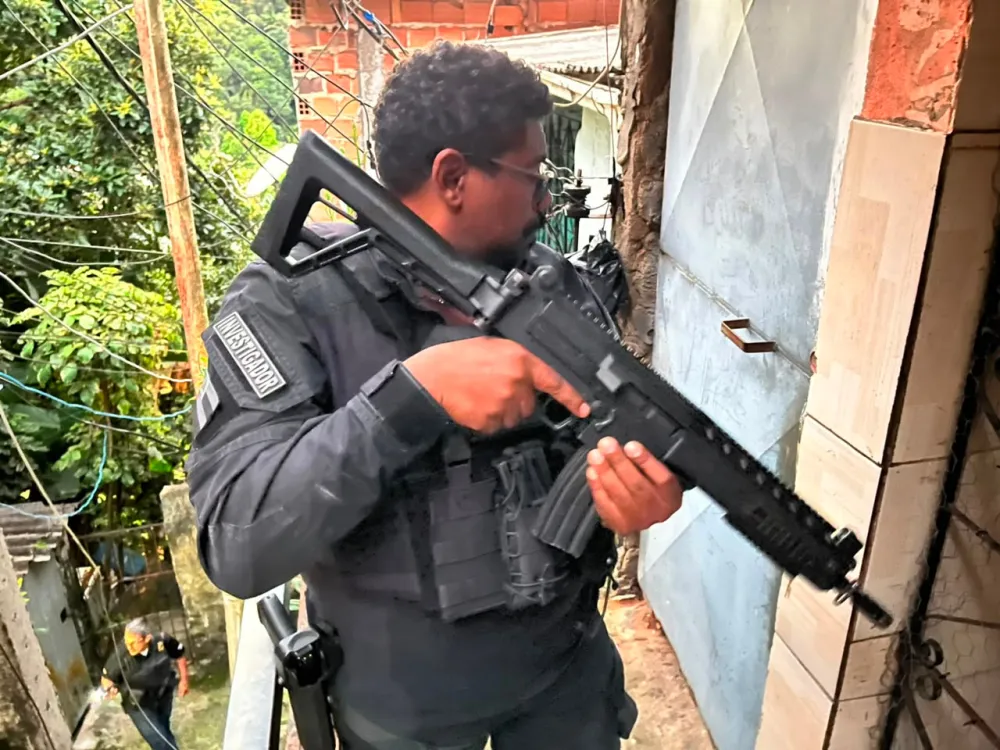 Operação Véu de Areia bloqueia R$ 49,6 milhões e prende 12 investigados por lavagem de capitais
