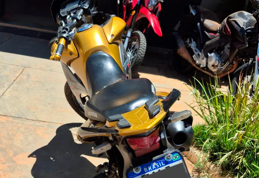 Polícia Militar recupera motocicleta com restrição de furto ou roubo durante abordagem em Paramirim