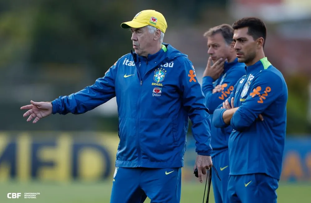 Seleção brasileira faz primeiro treino com grupo completo na Granja Comary