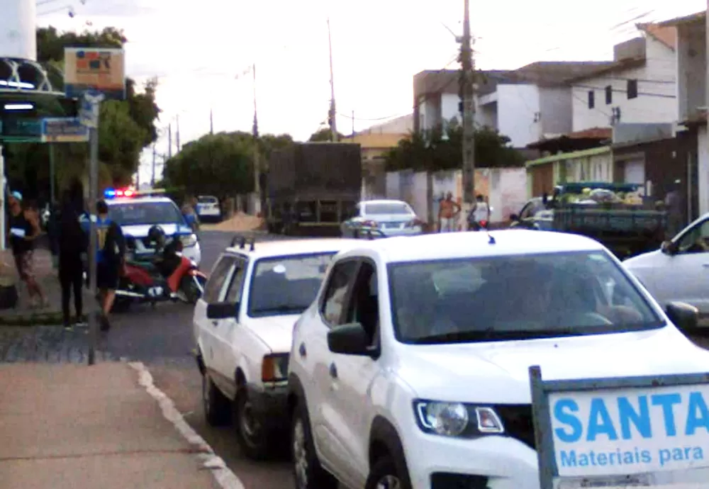 Brumado: Criminoso assalta padaria na Avenida Otávio Mangabeira