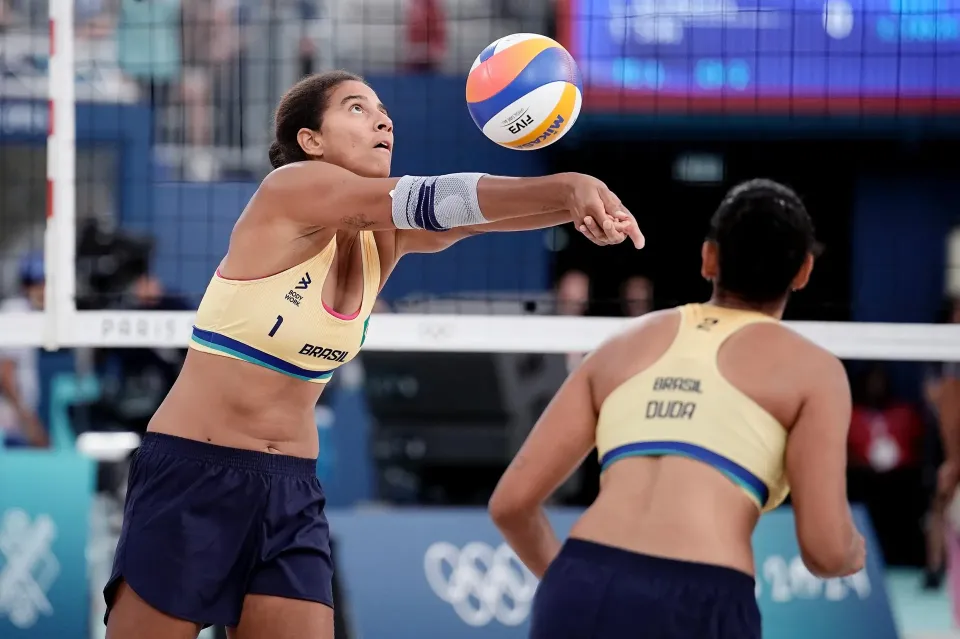 Duda e Ana Patrícia vencem outra e garantem 100% de aproveitamento nos Jogos Olímpicos