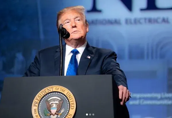 Trump critica papa Leão XIV e diz que pontífice é 'terrível em política externa'