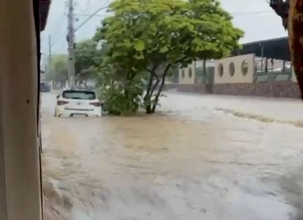 Temporal com mais de 130 mm causa prejuízos em Ituaçu; veja o vídeo