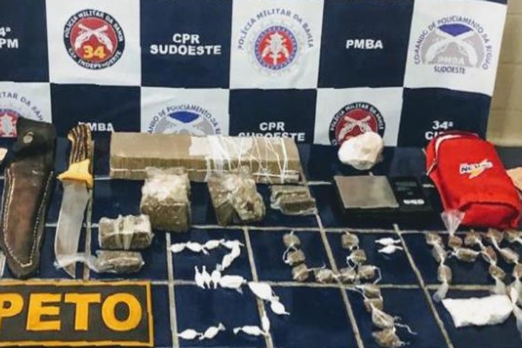 Brumado: mulher foi presa acusada de tráfico de drogas no bairro Dr. Juracy 