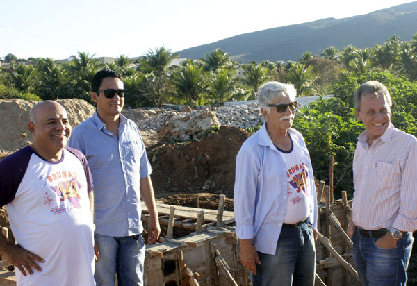 Brumado: prefeito e comitiva visitaram obras em andamento na cidade 