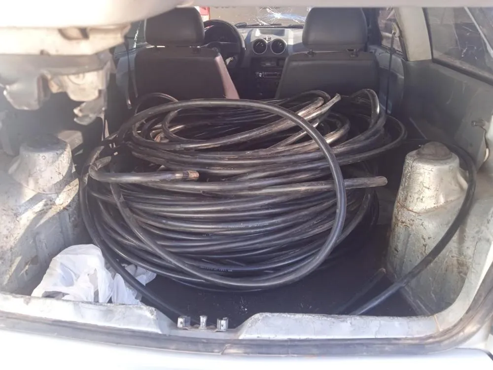 Polícia Militar prende suspeitos de furto e receptação de fios de cobre em Paramirim