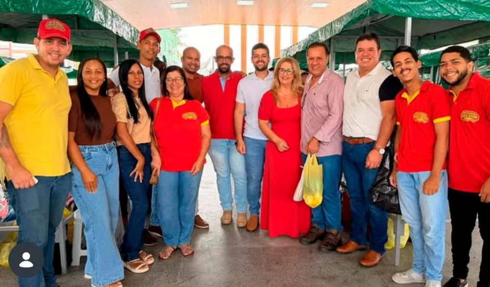 Marquinho Viana visita Feira da Agricultura Familiar e entrega barracas para feirantes em Pojuca