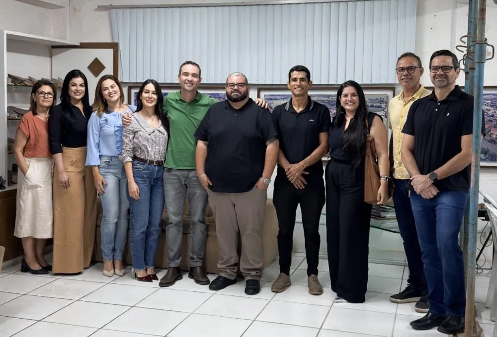 Prefeito Fabrício Abrantes recebe diretoria eleita da CDL de Brumado e reforça parceria para fortalecer o comércio