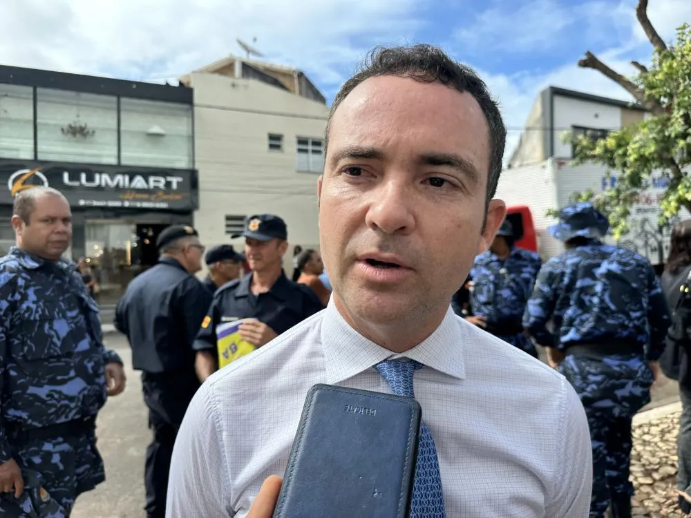 Fabrício Abrantes empossa Sérgio Marinho como comandante da Guarda Civil Municipal de Brumado