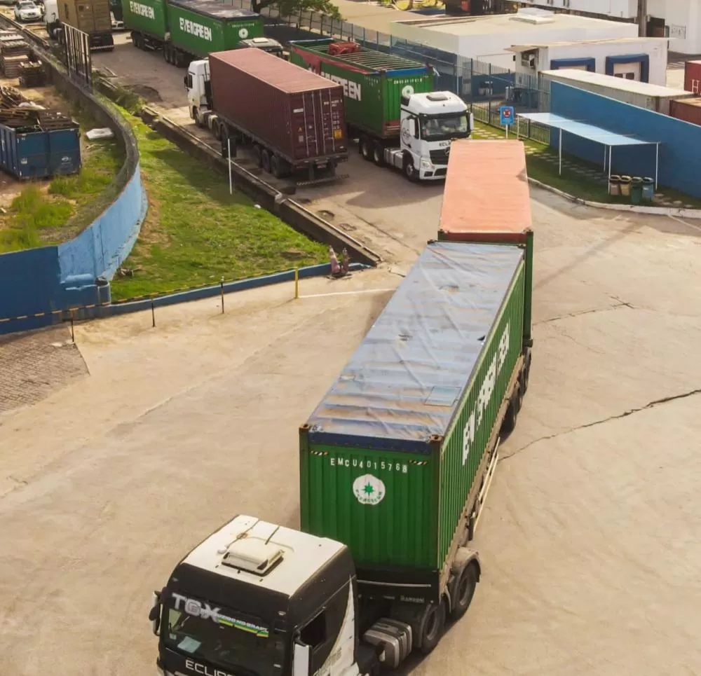 Contêineres com equipamentos da China chegam para sondagem da Ponte Salvador-Itaparica