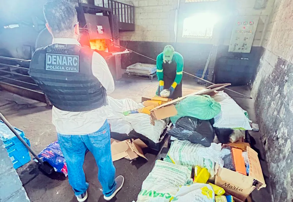 Polícia Civil incinera 420 kg de drogas em Itabuna