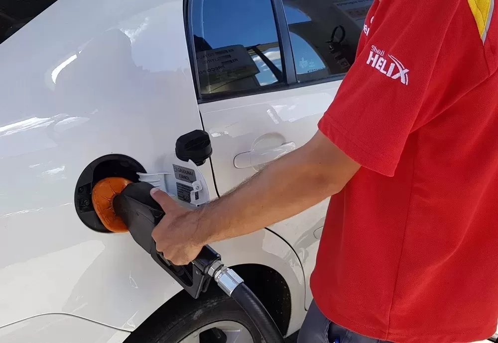 Petrobras reduz em R$ 0,44 valor do diesel e em R$ 0,40 o da gasolina