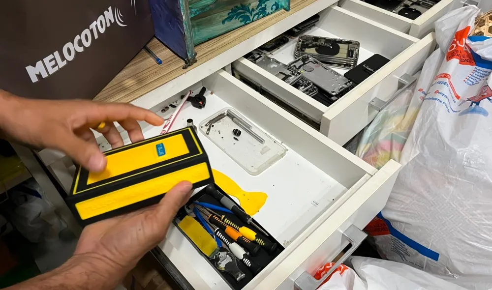 Operação Irmãos Metralha é deflagrada contra grupo especializado em roubos de celulares de alto valor