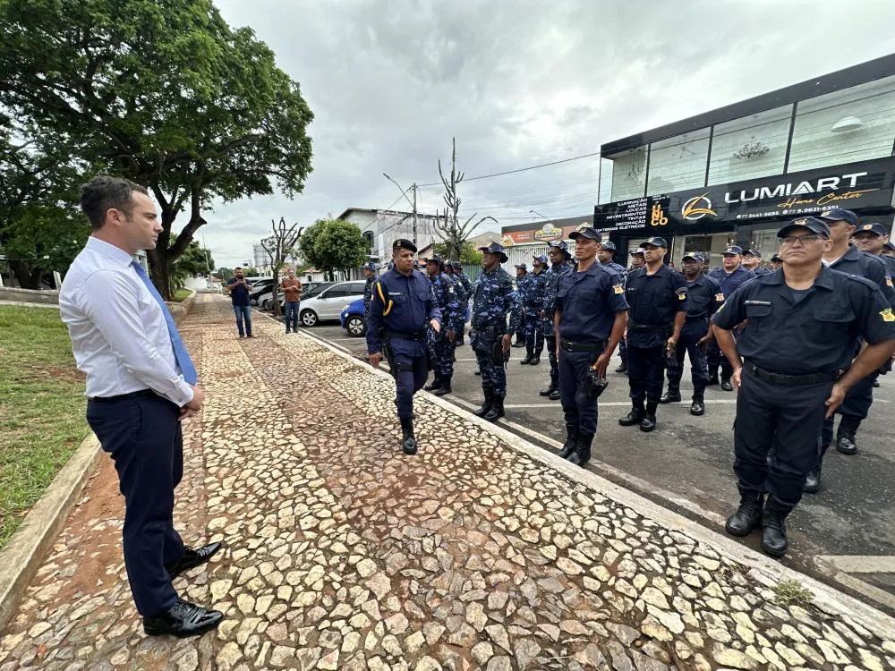 Fabrício Abrantes empossa Sérgio Marinho como comandante da Guarda Civil Municipal de Brumado