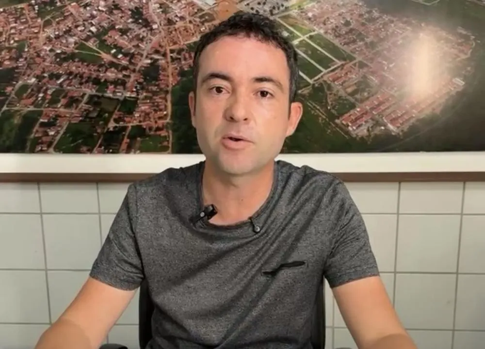 Fabrício Abrantes assina ordens de serviço e projeta 2026 com grandes investimentos em Brumado