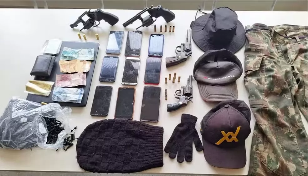 Confronto com policiais resulta na morte de quatro suspeitos na Região Sudoeste