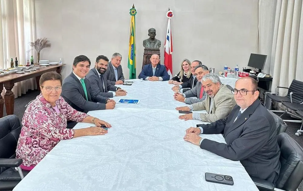 Deputado Vitor Bonfim participa de reunião estratégica para o desenvolvimento da Bahia