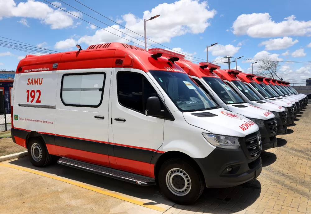 Governo Federal e do Estado entregam 48 ambulâncias a municípios baianos