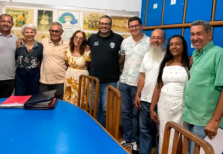 Silvia Melo é eleita presidente da Academia de Letras e Artes de Brumado