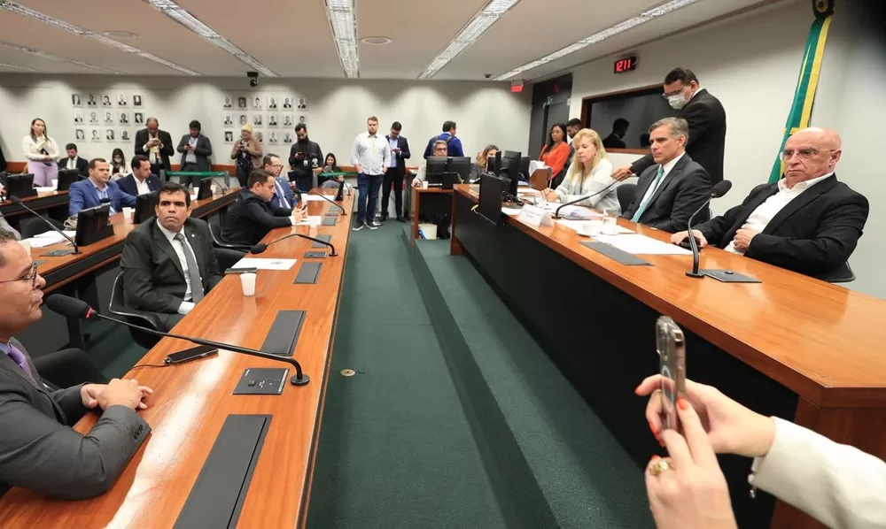 Conselho de ética da Câmara dos Deputados abre processo contra sete deputados