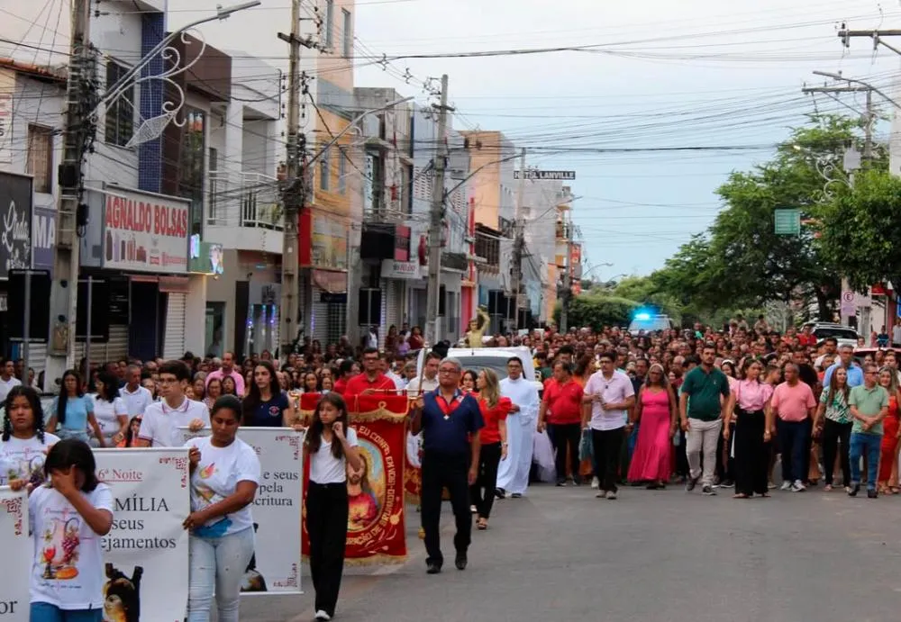 Brumado celebra encerramento do Setenário de São Sebastião com procissão e missa solene
