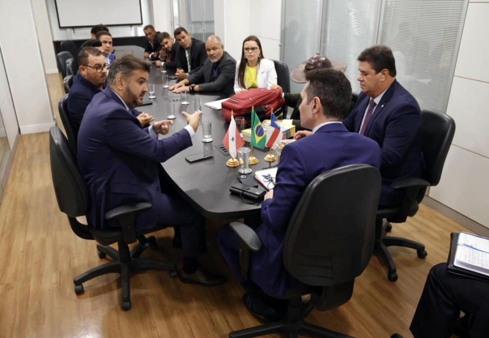 Deputado Marquinho Viana lidera comitiva em audiência com Ministro das Cidades em Brasília